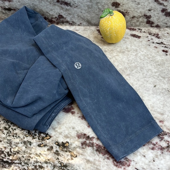 Lululemon nwot Size 2 Wunder Under High-Rise Tight Washed Moon Blue - Picture 14 of 16